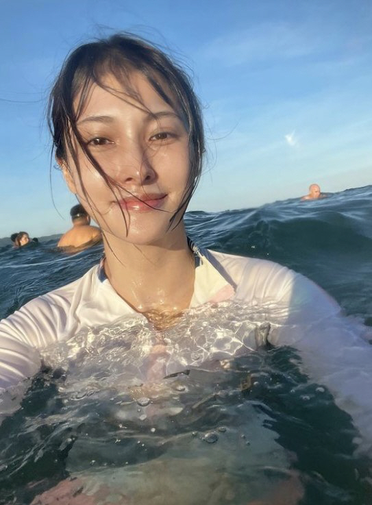 박규리, 바닷가 물에 흠뻑 젖어 민낯인데도…물의 여신 자태