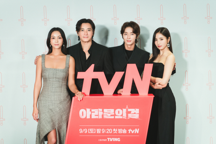 '아라문의 검' 장동건·김옥빈 "왜 이준기·신세경? 이질감 전혀 못 느껴…