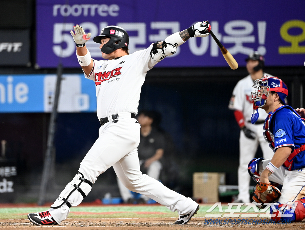 1루수 골든글러브 '유력' 딱지 붙었다. '1위 팀의 복덩이'가 압도적.…