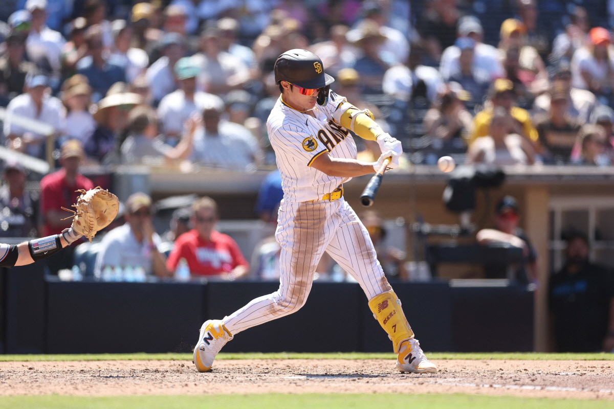 경이롭다! 집념의 적시타 2개로 3타점 김하성, 33구중 헛스윙은 딱 1…