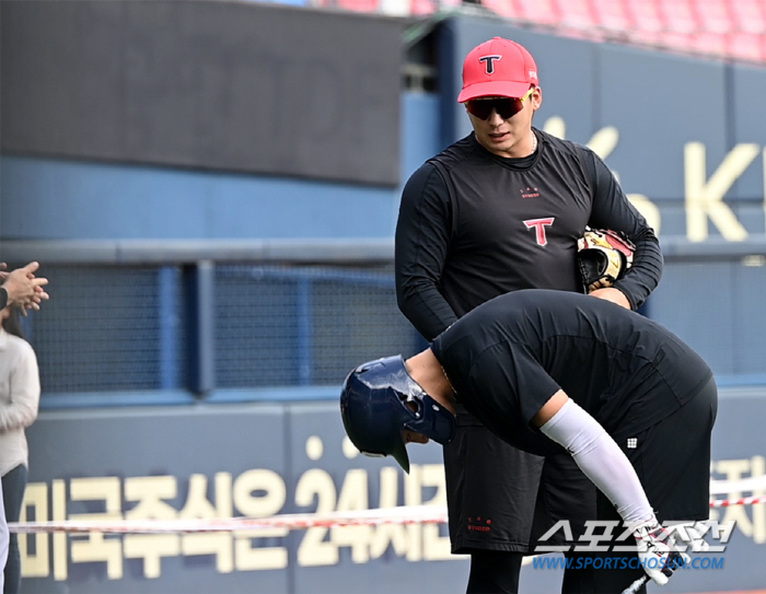 '선배님 안녕하십니까!' 후배 박준영의 90도 인사 받은 공룡 출신 호랑…
