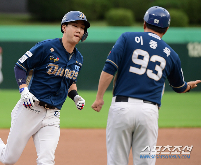[창원현장]3이닝 8안타 7실점→7이닝 11K 무실점, 에이스로 돌아온 …