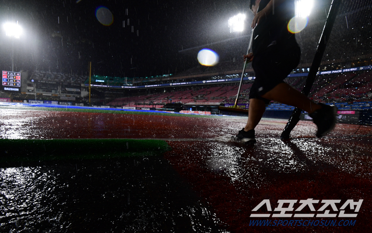 '104분 동안 무슨일이?' 최장 시간 중단 '천둥 번개와 폭포처럼 퍼부…