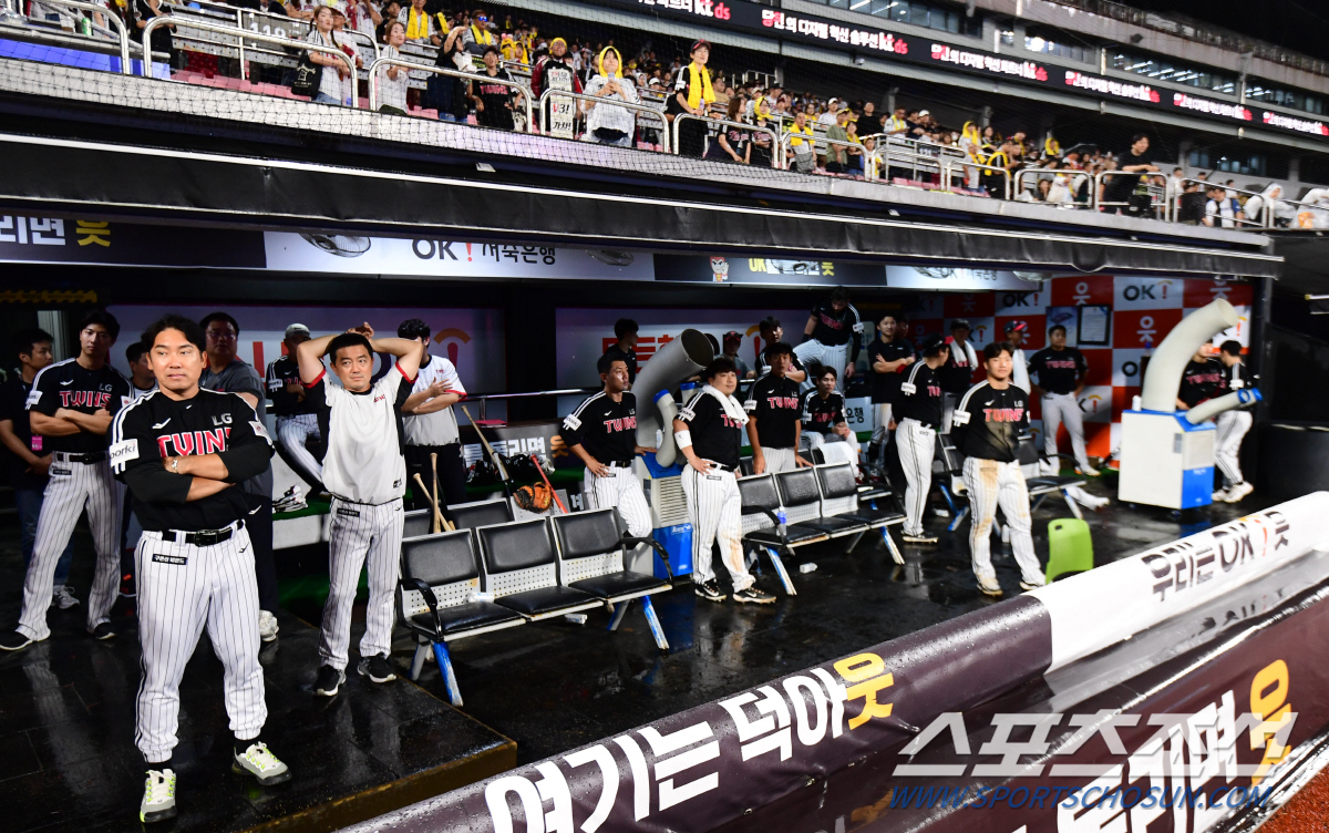 '104분 동안 무슨일이?' 최장 시간 중단 '천둥 번개와 폭포처럼 퍼부…