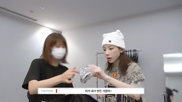 태연, '완전체 활동' 벌써 1년…"소녀시대 잘 지내니? 생각 많이 나"