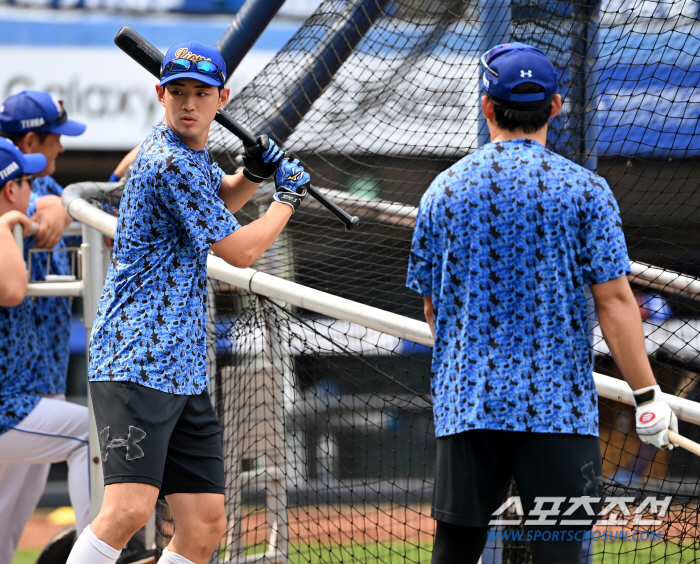 "구자욱 배트로…" 대구만 오면 펄펄 나는 FA 포수, 배트 건넨 상대팀…