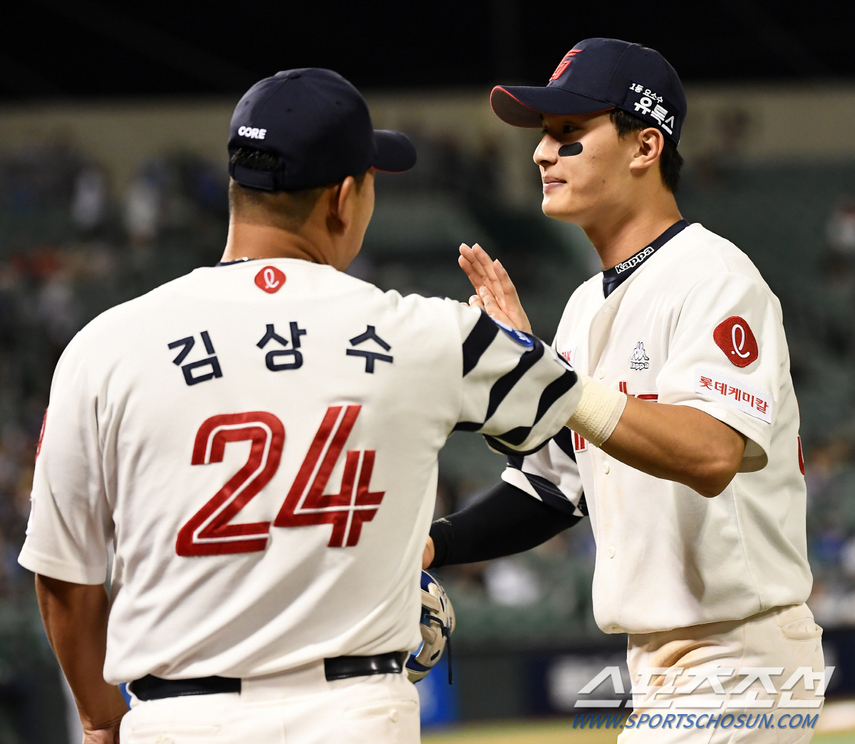 '신인상+AG 후보' 윤동희, 6일 삼성전 선발 제외 "오른쪽 허벅지 타…