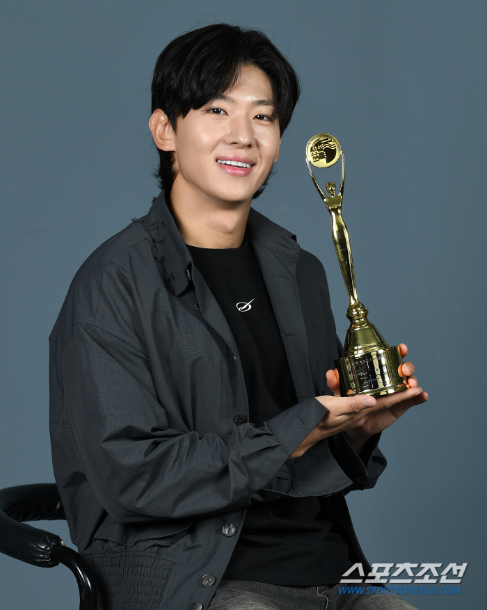 [단독 종합]"짧고 굵게 갈 생각 없죠"…덱스, 롱런 점찍은 핫루키(청룡…
