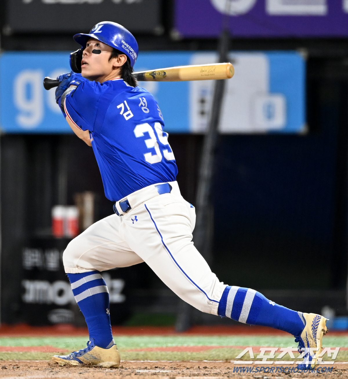 '8월 4할 타자' 구자욱, 좌익수로 포지션 이동…'1m64 신데렐라' …