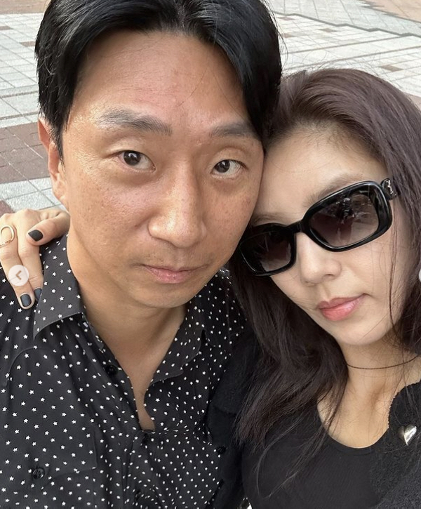 손담비♥이규혁, '사랑할수록 닮아가는' 얼굴…한시도 안떨어지는 금슬 부부