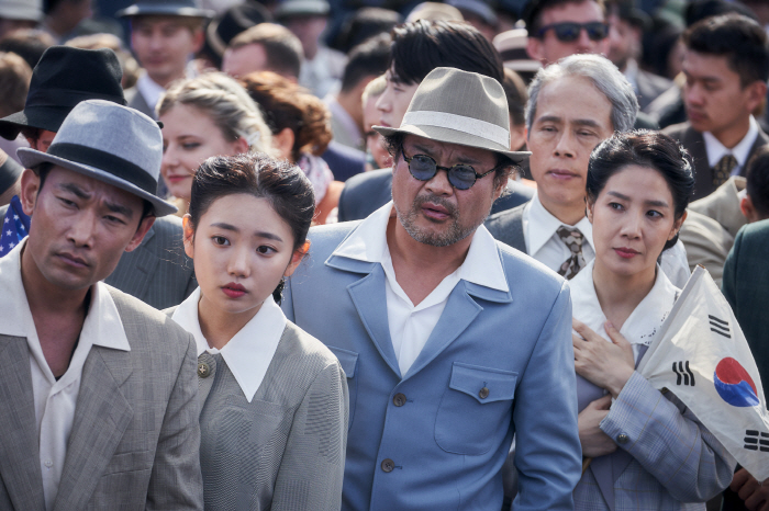 "국가대표팀 든든한 지원군"…'1947 보스톤' 김상호, 하정우X임시완과…
