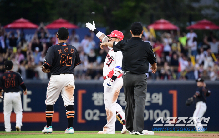 페냐→문동주→페디→곽빈, 9연승 이끈 몬스터 타선의 에이스 도장깨기, 국…