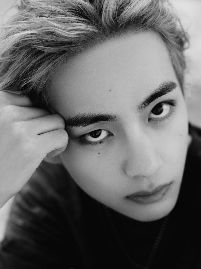 "인간 김태형의 매력 들어갔다"…뷔, 오늘(8일) 솔로앨범 발매