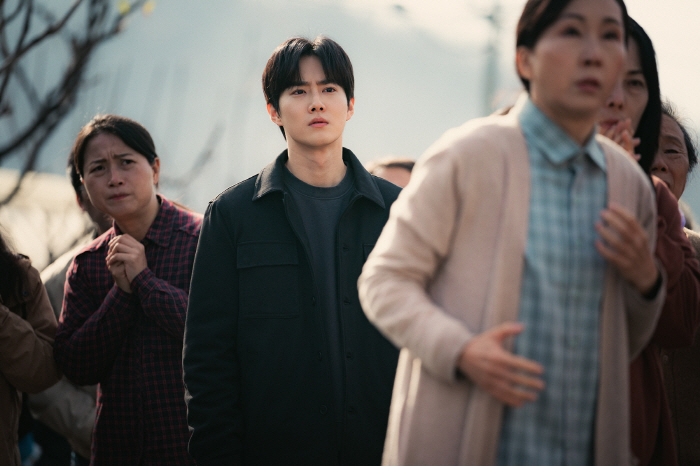 수호, '힙하게'→'아라문의 검' 주말 리모콘 '수호'…안방극장 접수 예…