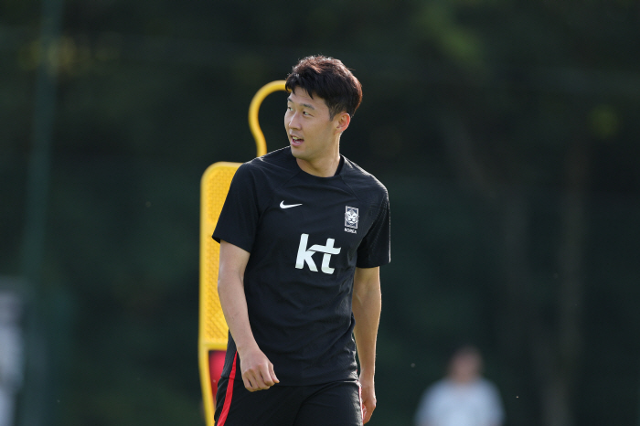'해트트릭 손흥민-발롱후보 김민재 풀타임에도' 클린스만호, '유효슈팅 1…