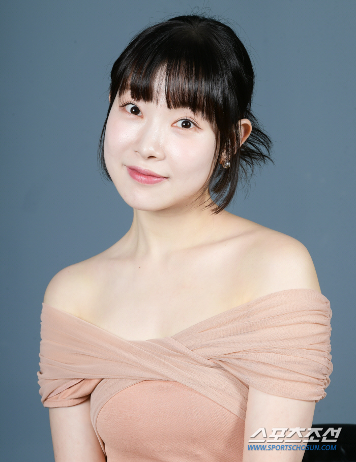 [단독 종합]"내가 여기 있어도 되나"…김아영, 인생 첫 시상식서 품은 …