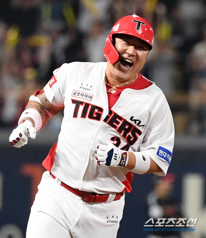 '데뷔 첫 대타 만루포' 작두 탄 김종국 감독의 대타 카드, 천하의 최형…