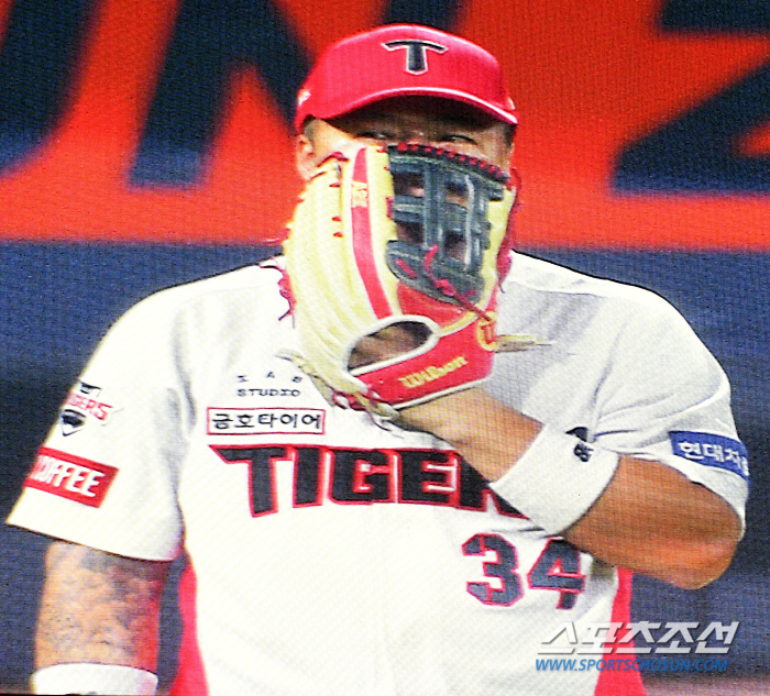 '데뷔 첫 대타 만루포' 작두 탄 김종국 감독의 대타 카드, 천하의 최형…