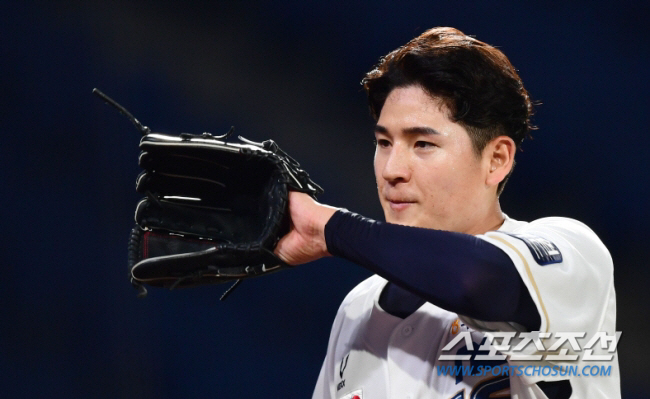 '구속 급상승' 포텐터진 청년 파이어볼러, 어깨통증 이탈→팔꿈치 수술로 …