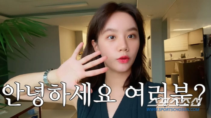'류준열♥'혜리, 배우급 미모 자랑하는 여동생 '눈길'…언니보다 더 여성…