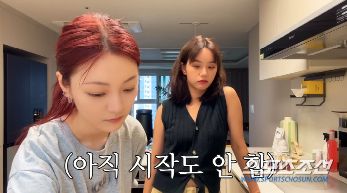 '류준열♥'혜리, 배우급 미모 자랑하는 여동생 '눈길'…언니보다 더 여성…