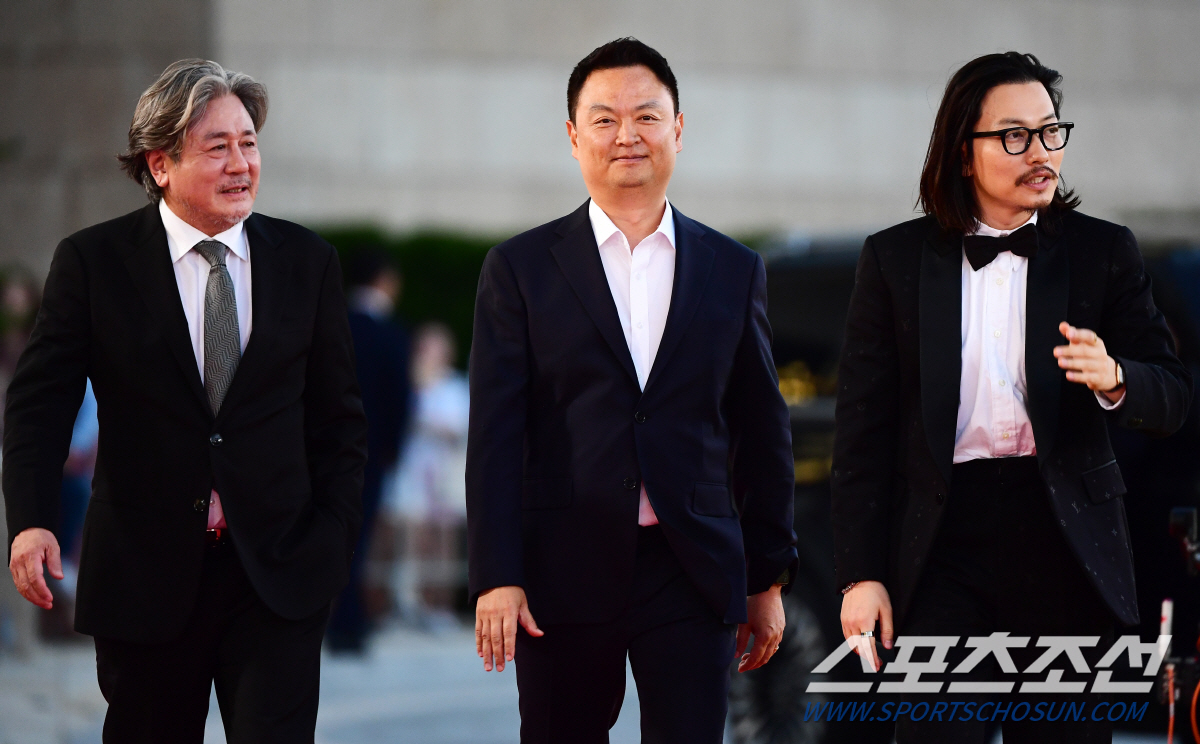 [단독①] 이동휘 "최민식 선배와 한 프레임, 부끄러워져"(청룡시리즈어워…