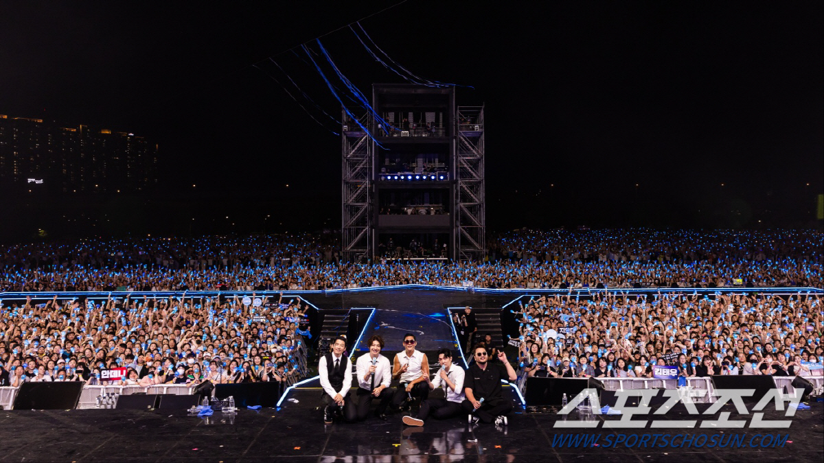 'ㅇㅁㄷ' 비밀 풀렸다! 'ㅇㅁㄷ 지오디(god)' 공연, 2만여 관객과…