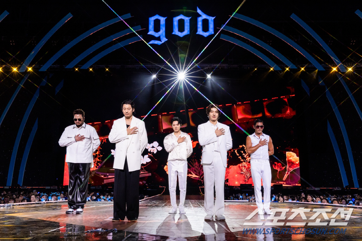 'ㅇㅁㄷ' 비밀 풀렸다! 'ㅇㅁㄷ 지오디(god)' 공연, 2만여 관객과…