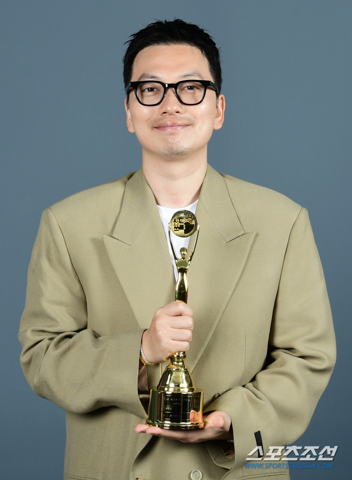 [단독②] 이동휘 "수상? 0.1%도 예상 못해..올해 가장 놀라운 일"…