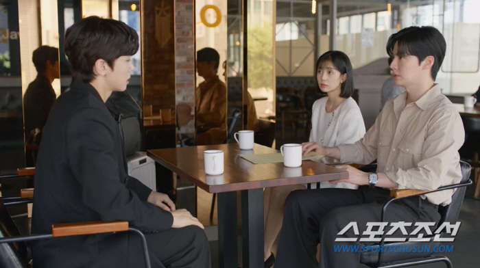 '진짜가 나타났다' 주인공들, 왜 열심히 머리 빗질을? 갑작스런 갈등 해…