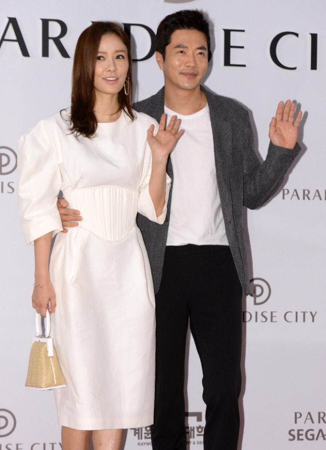 권상우 “♥손태영 실물 뛰어나 안 질려..얼굴 보고 결혼” (라디오쇼) [종합]