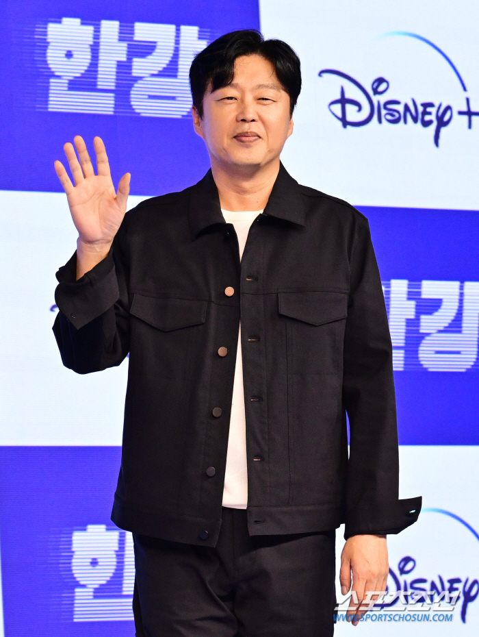 '한강' 김희원 "'무빙' 잘돼서 행복, '한강'도 잘돼서 디즈니+ 흥했…