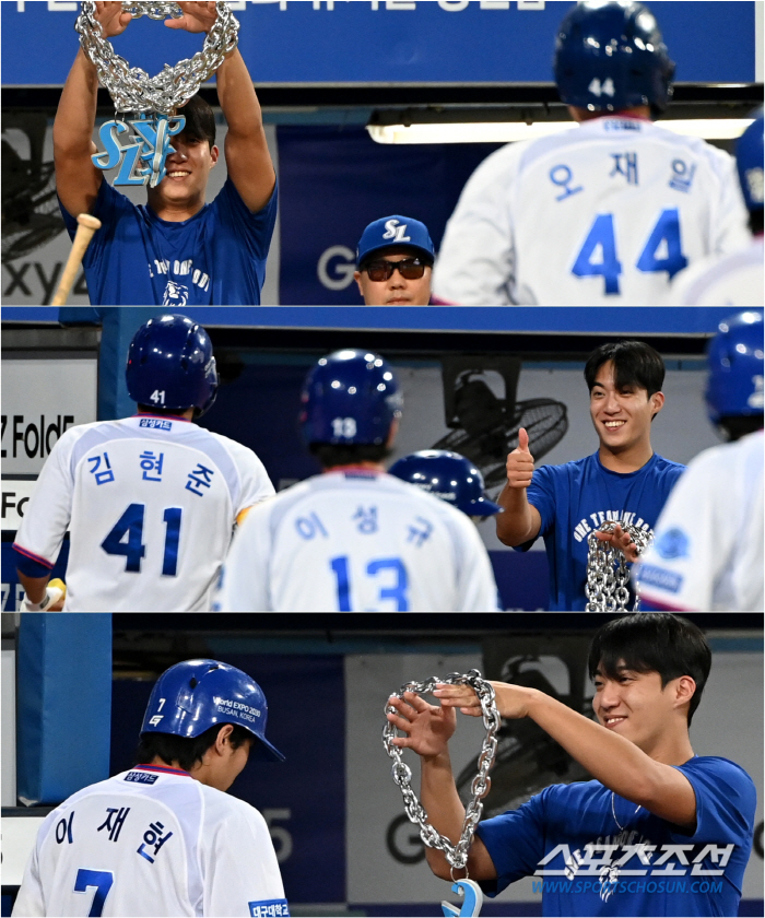 쉬는 날에도 열일하는 사자군단 에이스, 홈런타자 마중 나와 목걸이 걸어주…