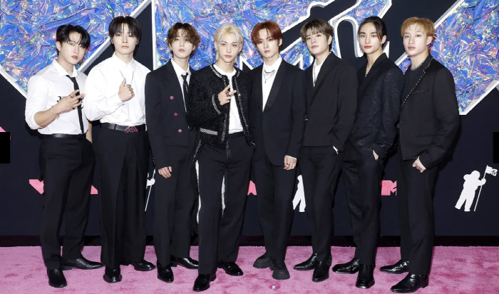 [종합] BTS 정국·블랙핑크→스키즈·TXT…K팝, 美 'MTV VMA'…
