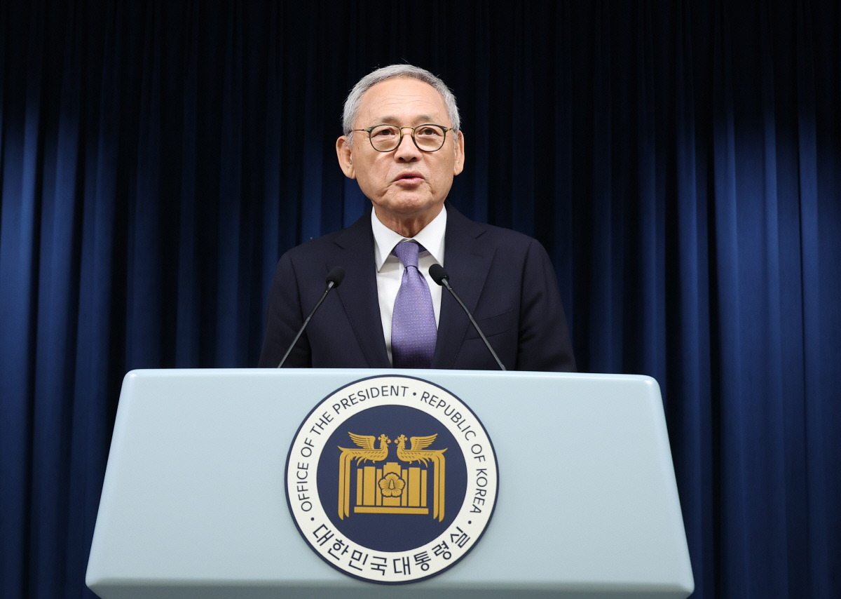 유인촌 문체부장관 후보자 12년만의 귀환..."평생 현장...모든 답이 …