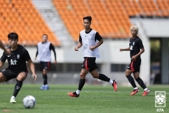 PSG 답이 없어 답답한 황선홍 감독 "PSG, 이강인 차출 조건으로 아…