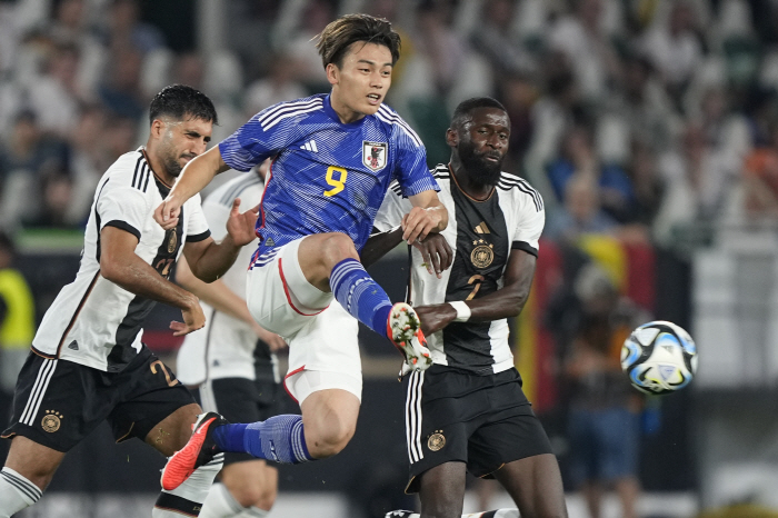 '인기 절정' 日 감독 WC 亞예선 변수까지 꼼꼼 대비, '기내 미팅 콘…