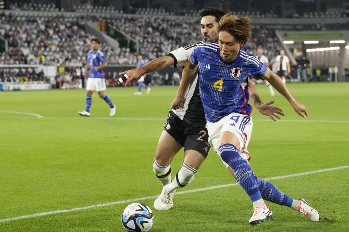 '인기 절정' 日 감독 WC 亞예선 변수까지 꼼꼼 대비, '기내 미팅 콘…