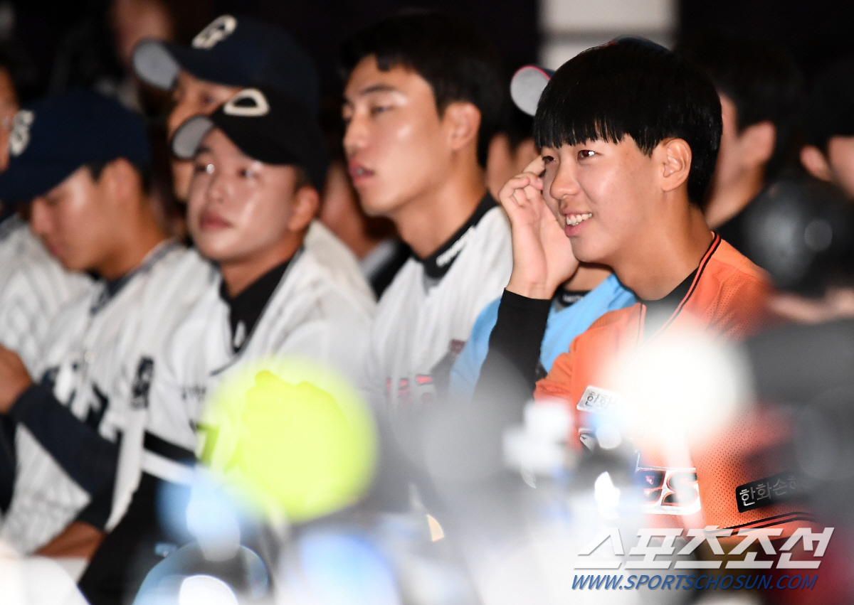 문동주→김서현→그리고 황준서까지…3년 연속 최하위 한화, 미래 최강 마운…