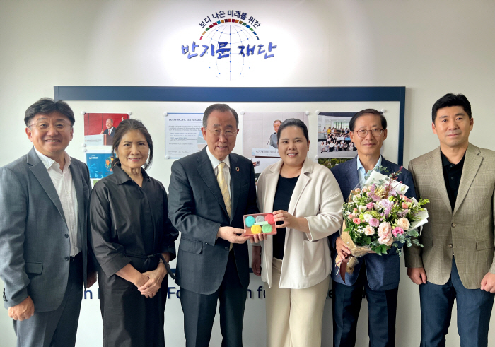 IOC 선수위원 후보 박인비 "올림픽 운동에 적극 동참"…반기문 이사장-…