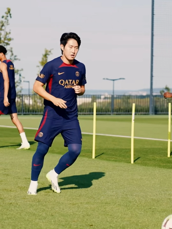 PSG 이강인 예정보다 5일 일찍 AG 보내준다, 21일 中 도착→조별리…