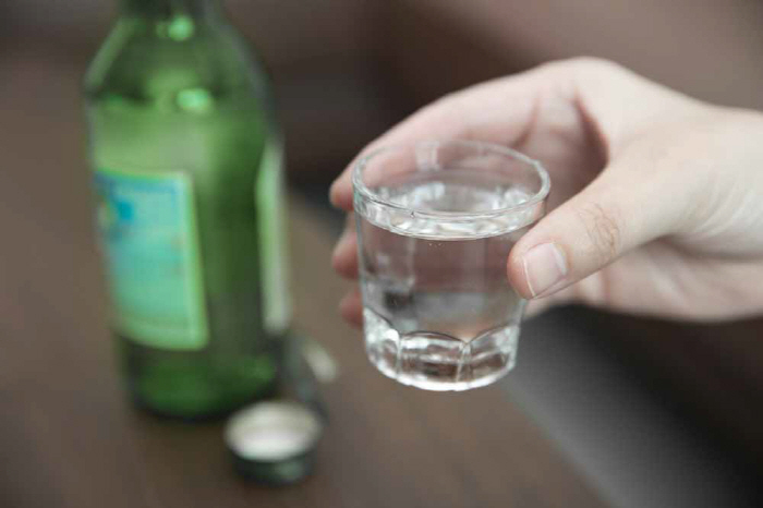 알코올 의존증 환자, 50대 남성 최다…추석 연휴 술자리는?