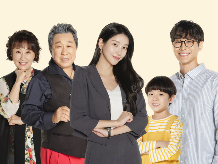 임하룡→김보미, 얽히고설킨 가족사진 공개..이들에게 숨겨진 사연은? (우…