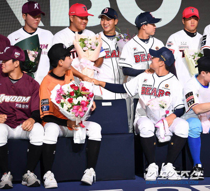 '푹 쉬어서 멀쩡합니다' 5연투 논란 두택연은 의연했다...당찬 포부 "…