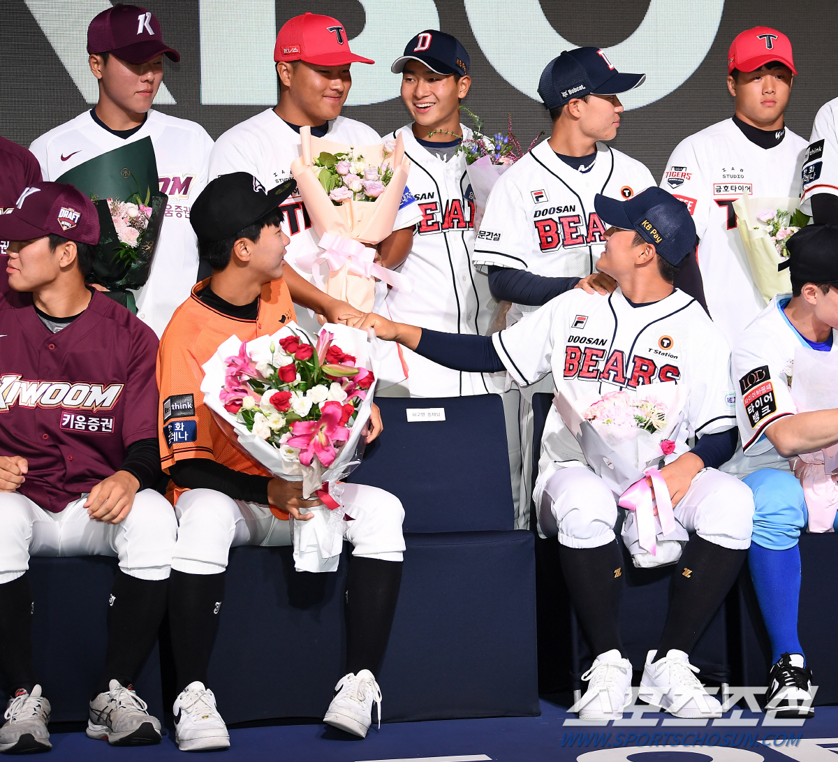 '푹 쉬어서 멀쩡합니다' 5연투 논란 두택연은 의연했다...당찬 포부 "…