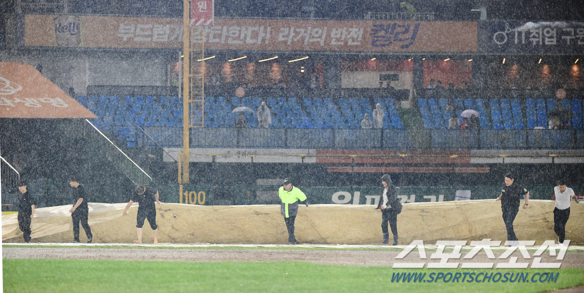 '빗물에 씻긴 독수리표 고춧가루 매운맛' 행운의 LG는 한화전 우세 기록…