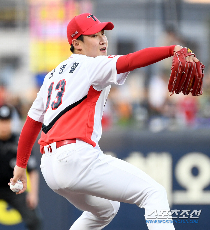 문동주 빠진 뒤 2경기 1패 ERA 5.19…신인왕 경쟁 윤영철 뒷걸음질…