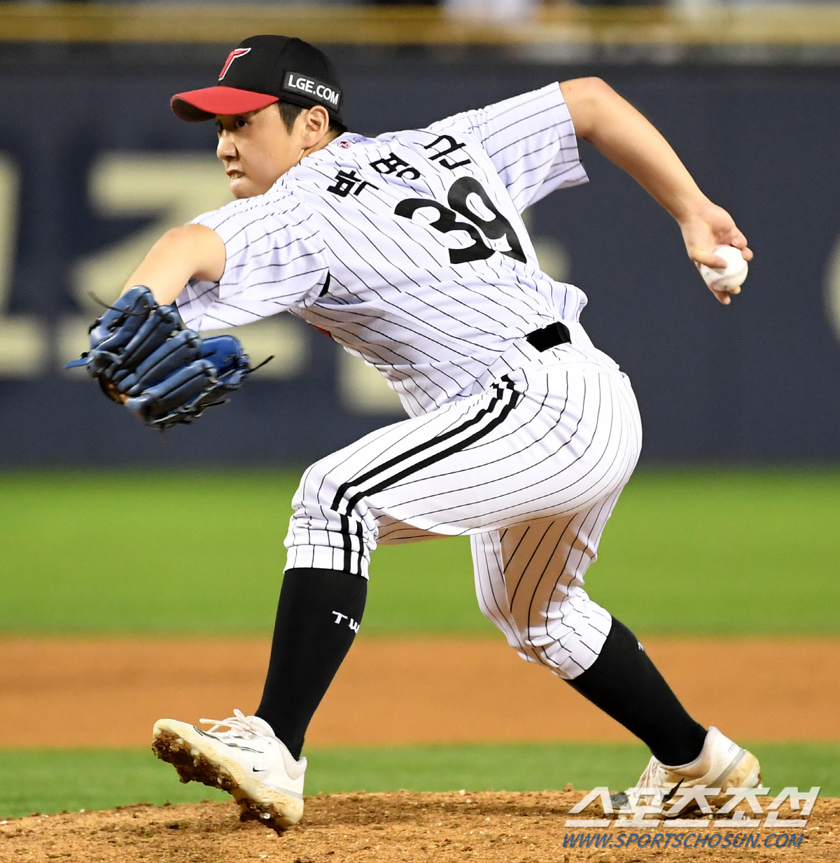 3:4→10:4, 2:3→8:3, 0:2→9:5. DH 1,2차전 싹쓸이…