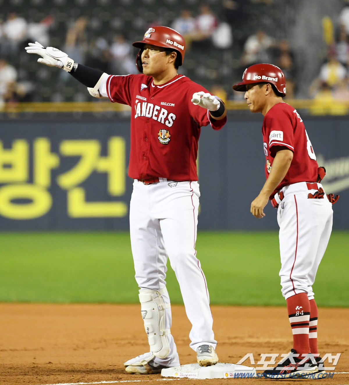 3:4→10:4, 2:3→8:3, 0:2→9:5. DH 1,2차전 싹쓸이…