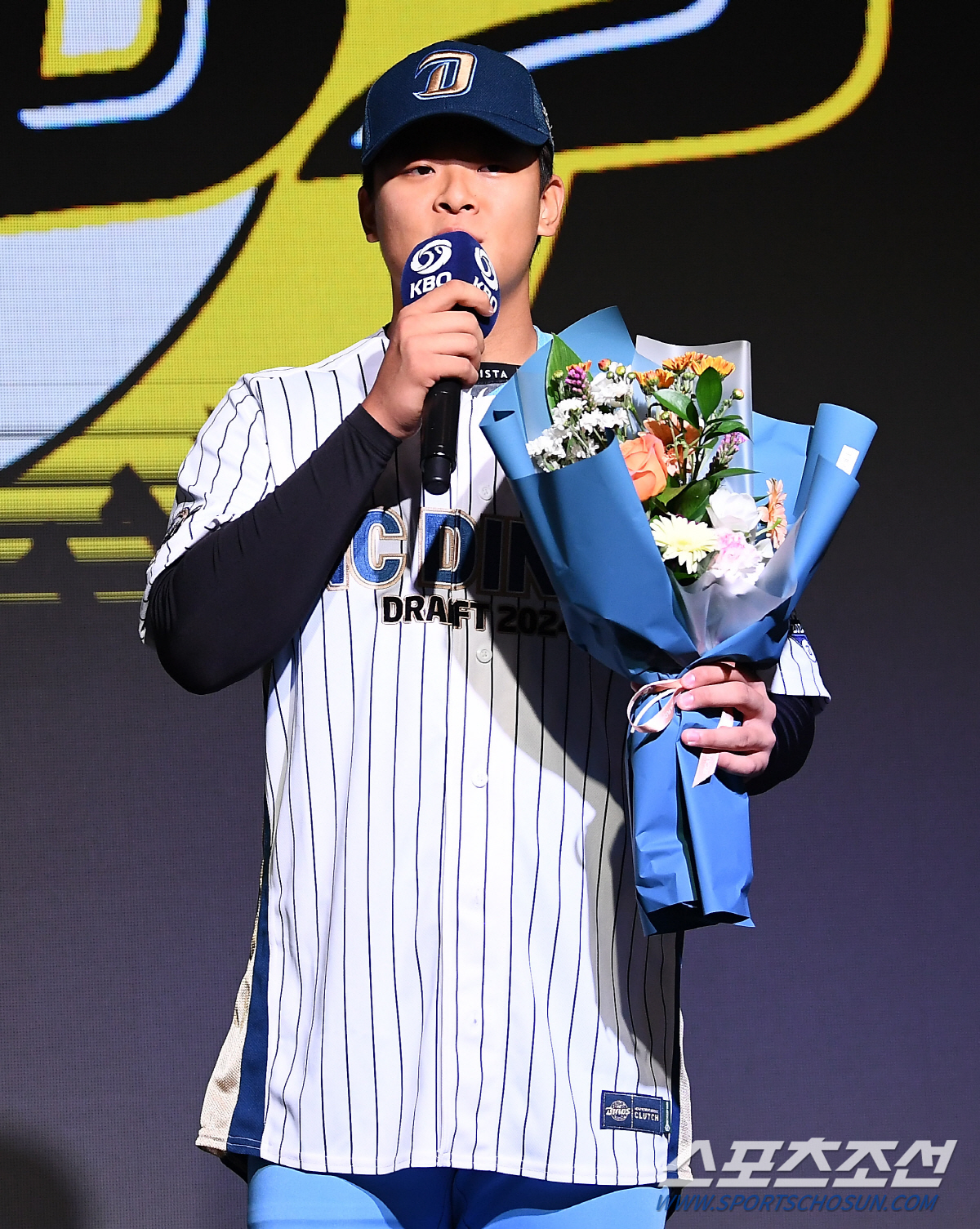 '인생 2회차 루키' 오른팔 바치겠다는 NC 김휘건, 당찬 포부에 이어 …